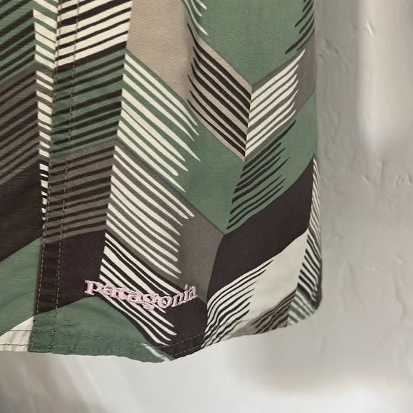 Patagonia Green and Brown Patterned swim trunks - Picture 3 of 4